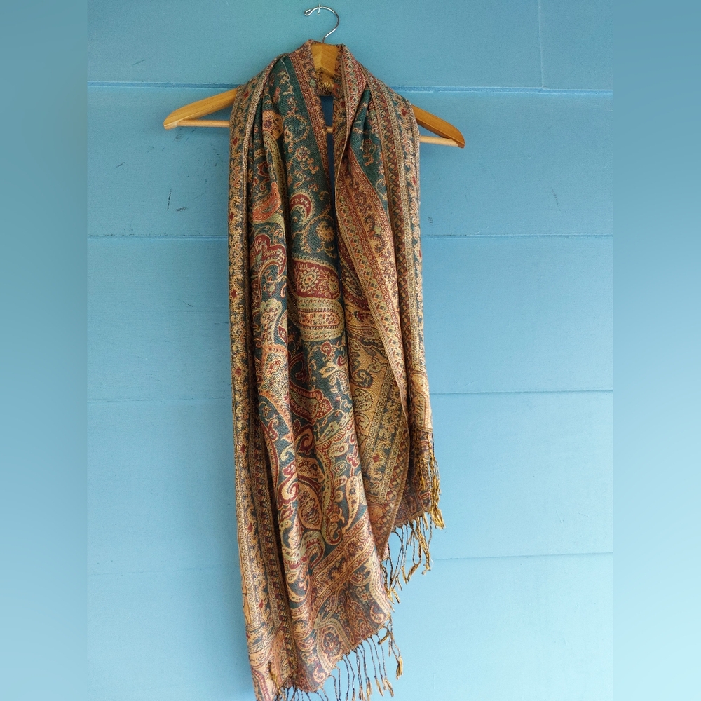 Elegant Paisley Scarf in Teal and Gold